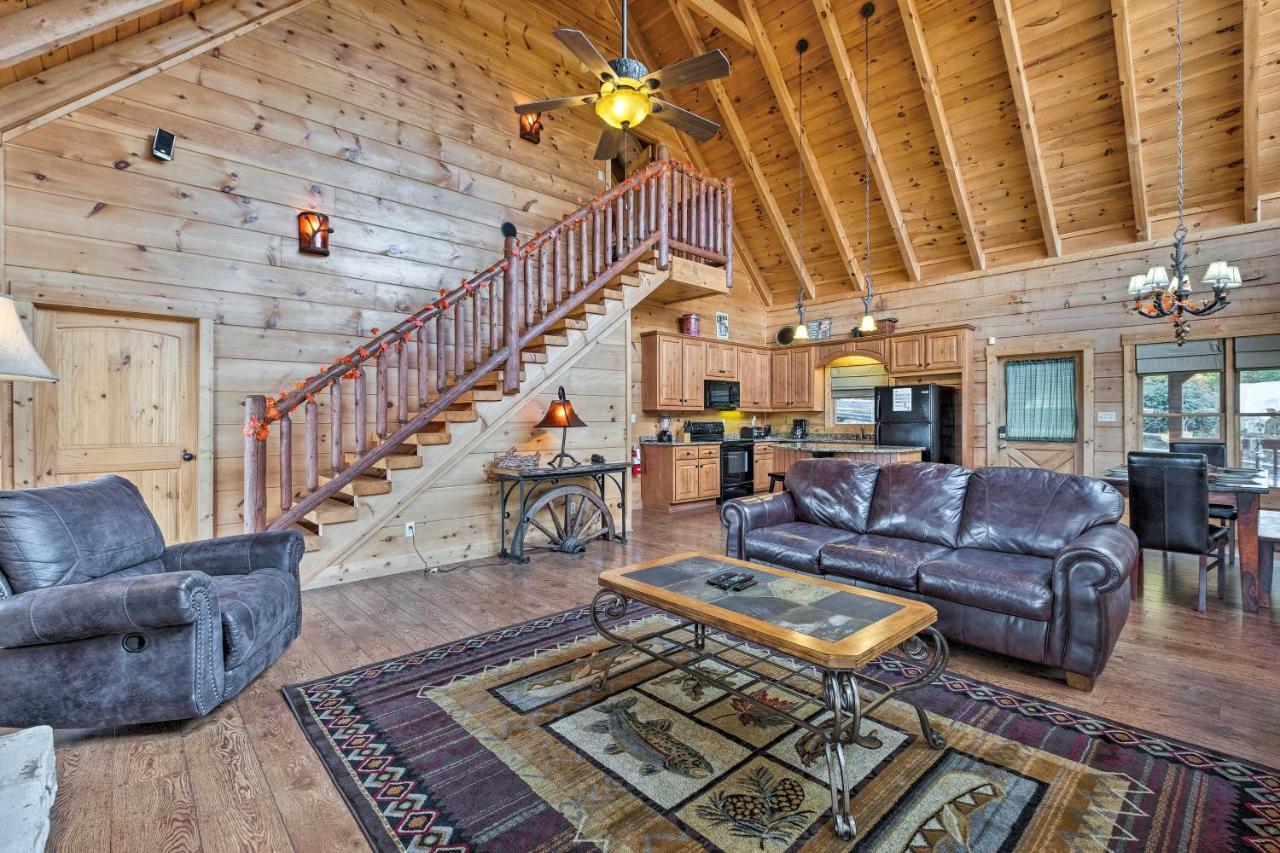 Pigeon Forge Cabin With Brand New Hot Tub And Views! Sevierville Exterior foto